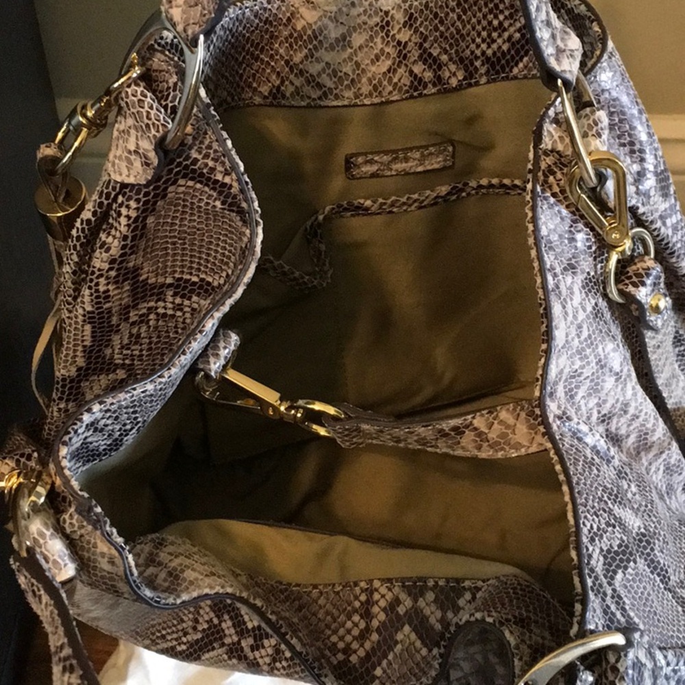 G.I.L.I. Snakeskin Patterned Bag - Picture 8 of 9
